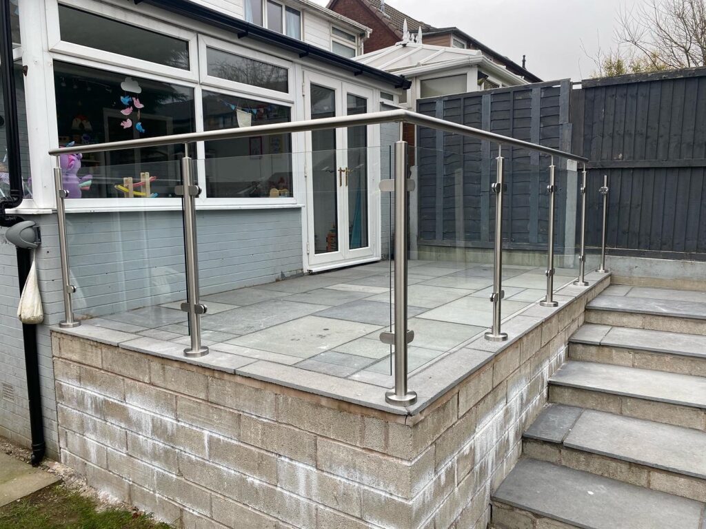 Glass patio fence installation