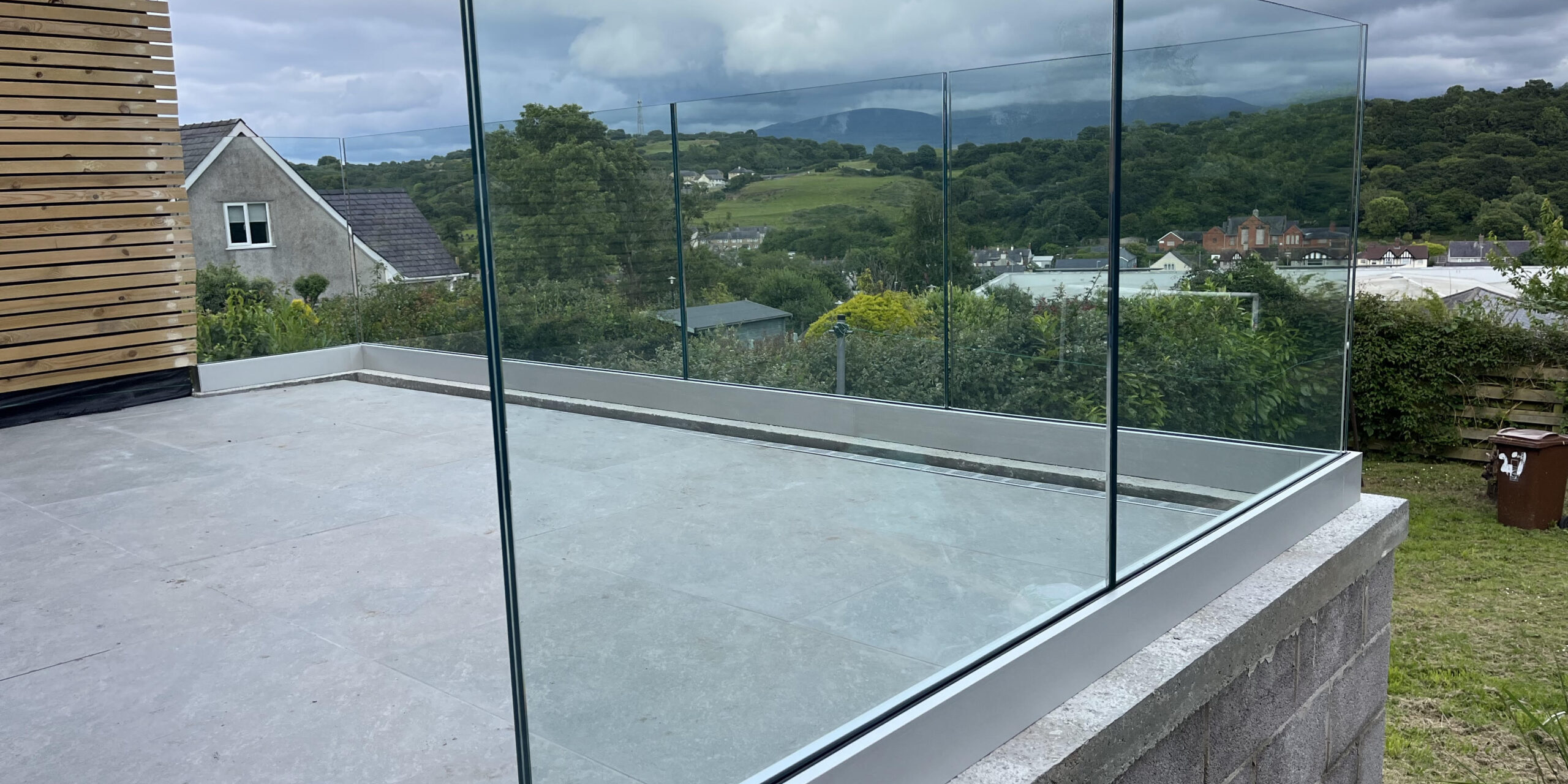 frameless_balustrade_bangor2 Frameless balustrade side view